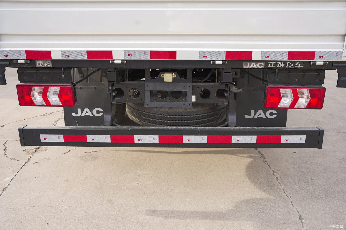 ���� ����J5 ƽ̨�� 132���� 4.18�׵��������Ῠ(����)(HFC1045P22K1C7S)��װ                                                