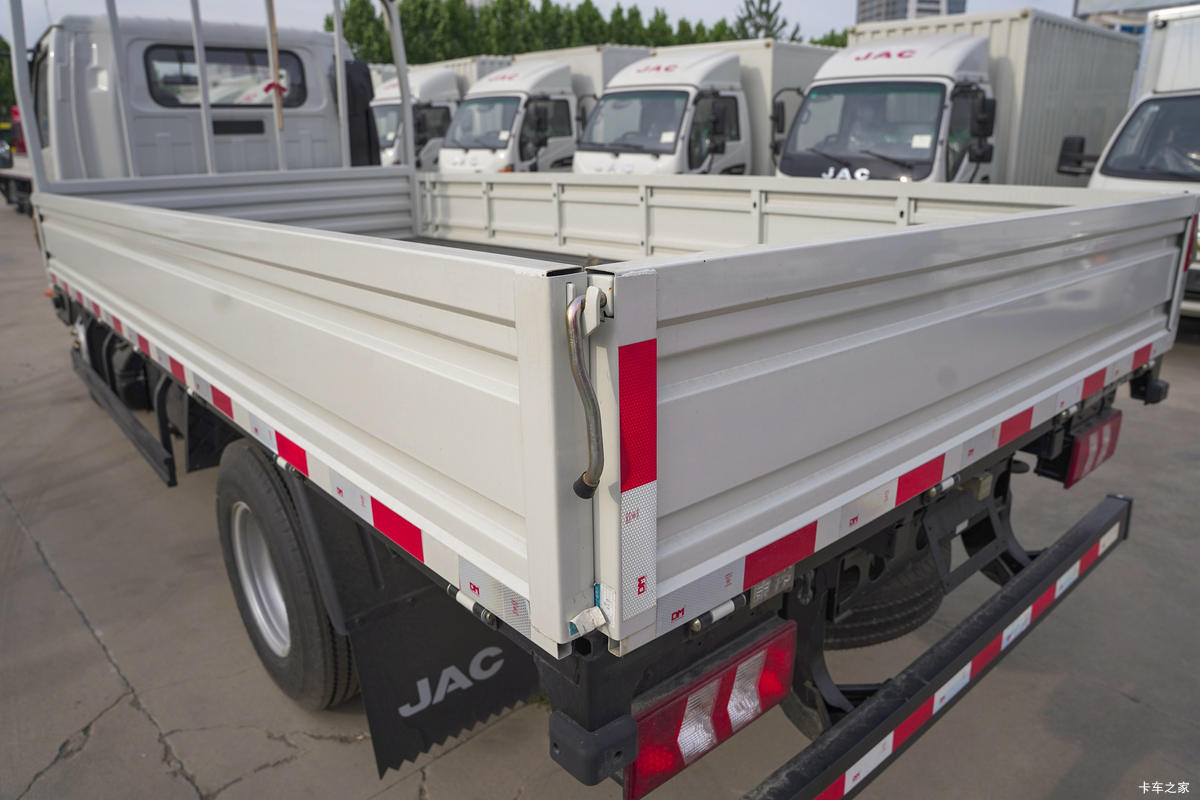 ���� ����J5 ƽ̨�� 132���� 4.18�׵��������Ῠ(����)(HFC1045P22K1C7S)��װ                                                