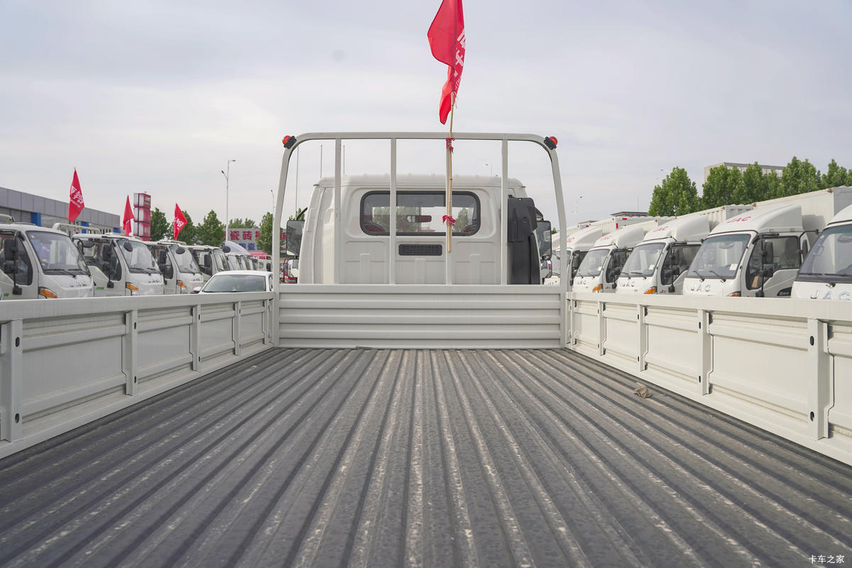 ���� ����J5 ƽ̨�� 132���� 4.18�׵��������Ῠ(����)(HFC1045P22K1C7S)��װ                                                