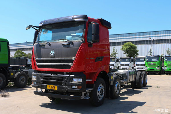 中国重汽HOWO TH7 540马力 8X4 8米自卸车(国六)(ZZ3317V446HF1)