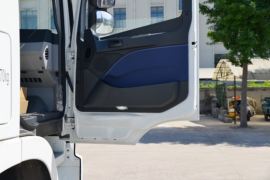 欧曼GTL&nbsp;牵引车驾驶室                                               图片