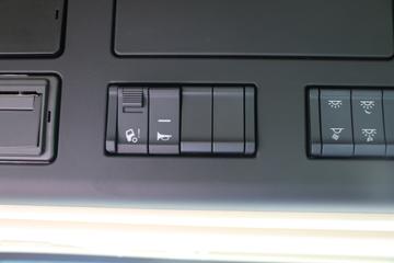 �����ؿ� ����M6000 245���� 4X2 6.85�ײ�դʽ�ػ���(����)(SX5189CCYVB481)ͼƬ