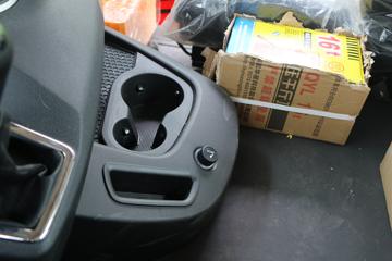 �����ؿ� ����M6000 245���� 4X2 6.85�ײ�դʽ�ػ���(����)(SX5189CCYVB481)ͼƬ