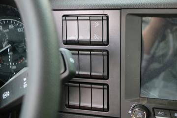 �����ؿ� ����M6000 245���� 4X2 6.85�ײ�դʽ�ػ���(����)(SX5189CCYVB481)ͼƬ