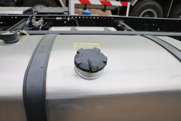 �����ؿ� ����M6000 245���� 4X2 6.85�ײ�դʽ�ػ���(����)(SX5189CCYVB481)ͼƬ