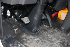 福田 欧马可S1系 轻盈版 122马力 3.7米单排栏板轻卡(国六)(5.125速比)(BJ1044VAJA6-1A)