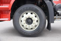 一汽解放 J6L中卡 尊享版 绿通款 260马力 4X2 6.75米仓栅式载货车(国六)(CA5170CCYP62K1L4A2E6)