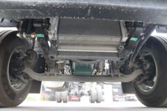一汽解放 J6L中卡 尊享版 绿通款 260马力 4X2 6.75米仓栅式载货车(国六)(CA5170CCYP62K1L4A2E6)
