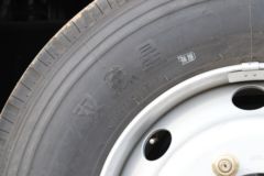 青岛解放 JK6中卡 220马力 4X2 6.75米栏板载货车(国六)(CA1168P28K2L2E6A80)