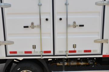 �������ó� ������9 ���˰� 150���� 4X2 4.15�׵�����ʽ�Ῠ(����)ͼƬ