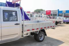 五菱 荣光新卡 基本型 1.8L 125马力 汽油 2.6米双排栏板微卡(国六)(后双胎)(LZW1030SLT6B)