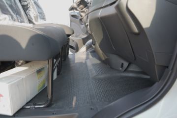 �Ͼ���ά�� ŷʤ2021�� ����ϵ��V42-33S 145���� 2.0T �߶���ջ���(����)ͼƬ