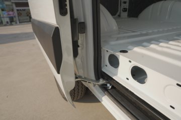 �Ͼ���ά�� ŷʤ2021�� ����ϵ��V42-33S 145���� 2.0T �߶���ջ���(����)ͼƬ