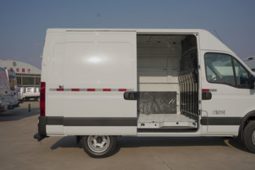 �Ͼ���ά�� ŷʤ2021�� ����ϵ��V42-33S 145���� 2.0T �߶���ջ���(����)ͼƬ