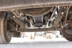 陕汽重卡 德龙L5000 轻量化版 270马力 4X2 6.8米仓栅式载货车(高顶)(国六)(SX5189CCYLA501F2)