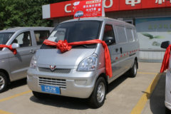 五菱 荣光 2021款 加长基本型 2座 99马力 1.5L封窗车(国六)