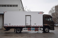 中国重汽 豪沃N5G 270马力 4X2 6.8米冷藏车(红叶牌)(MHY5180XLCZZN)