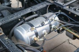 风顺&nbsp;垃圾运输车底盘图片