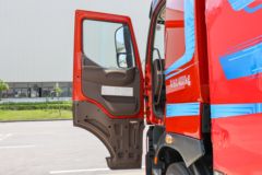 东风柳汽 乘龙H7重卡 6X4 燃料电池牵引车