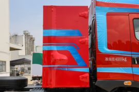 乘龙H7&nbsp;电动牵引车底盘图片