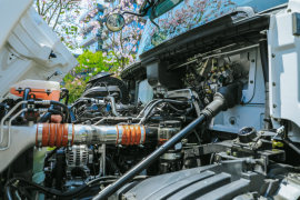 乘龙T7房车 牵引车底盘                                                图片