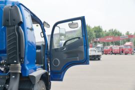 骏铃G&nbsp;自卸车驾驶室                                               图片