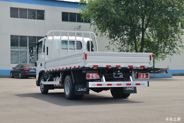 重庆鹏派江淮骏铃A8-2.3m绝版车 享高达0.3万优惠