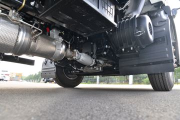 ���� ˧��E���� �ؿ�� 130���� 4X2 4.22�׵��������Ῠ(HFC1045P32K4C7S)ͼƬ