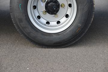 ���� ˧��E���� �ؿ�� 130���� 4X2 4.22�׵��������Ῠ(HFC1045P32K4C7S)ͼƬ