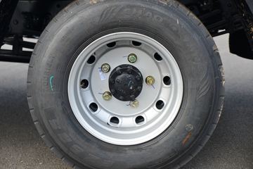 ���� ˧��E���� �ؿ�� 130���� 4X2 4.22�׵��������Ῠ(HFC1045P32K4C7S)ͼƬ