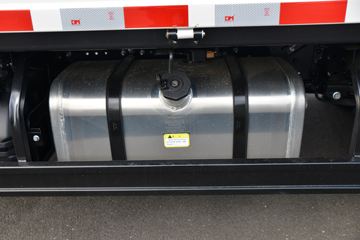 ���� ˧��E���� �ؿ�� 130���� 4X2 4.22�׵��������Ῠ(HFC1045P32K4C7S)ͼƬ