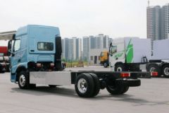 东风柳汽 乘龙H5V 4X2 6.8米混动载货车15.6kWh