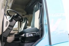 东风柳汽 乘龙H5V 4X2 6.8米混动载货车15.6kWh