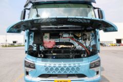 东风柳汽 乘龙H5V 4X2 6.8米混动载货车15.6kWh