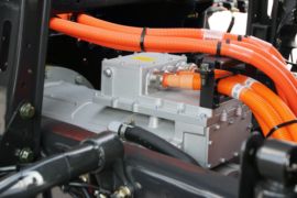 乘龙H5V&nbsp;电动牵引车底盘图片