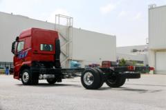 东风柳汽 乘龙H5V 270马力 4X2 6.8米栏板载货车(国六)
