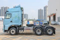 东风柳汽 乘龙H7重卡 600马力 6X4 AMT自动挡牵引车(伊顿)(液缓)(LZ4252H7DC1)