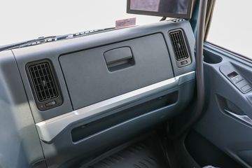 �������� ����H7�ؿ� 600���� 6X4 AMT�Զ���ǣ����(����)(Һ��)(LZ4252H7DC1)ͼƬ