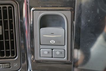 �������� ����H7�ؿ� 600���� 6X4 AMT�Զ���ǣ����(����)(Һ��)(LZ4252H7DC1)ͼƬ