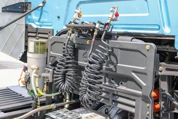 �������� ����H7�ؿ� 600���� 6X4 AMT�Զ���ǣ����(����)(Һ��)(LZ4252H7DC1)ͼƬ