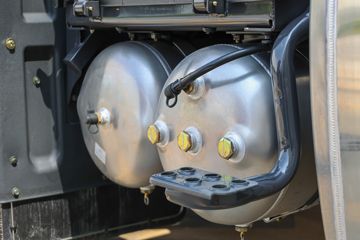 �������� ����H7�ؿ� 600���� 6X4 AMT�Զ���ǣ����(����)(Һ��)(LZ4252H7DC1)ͼƬ