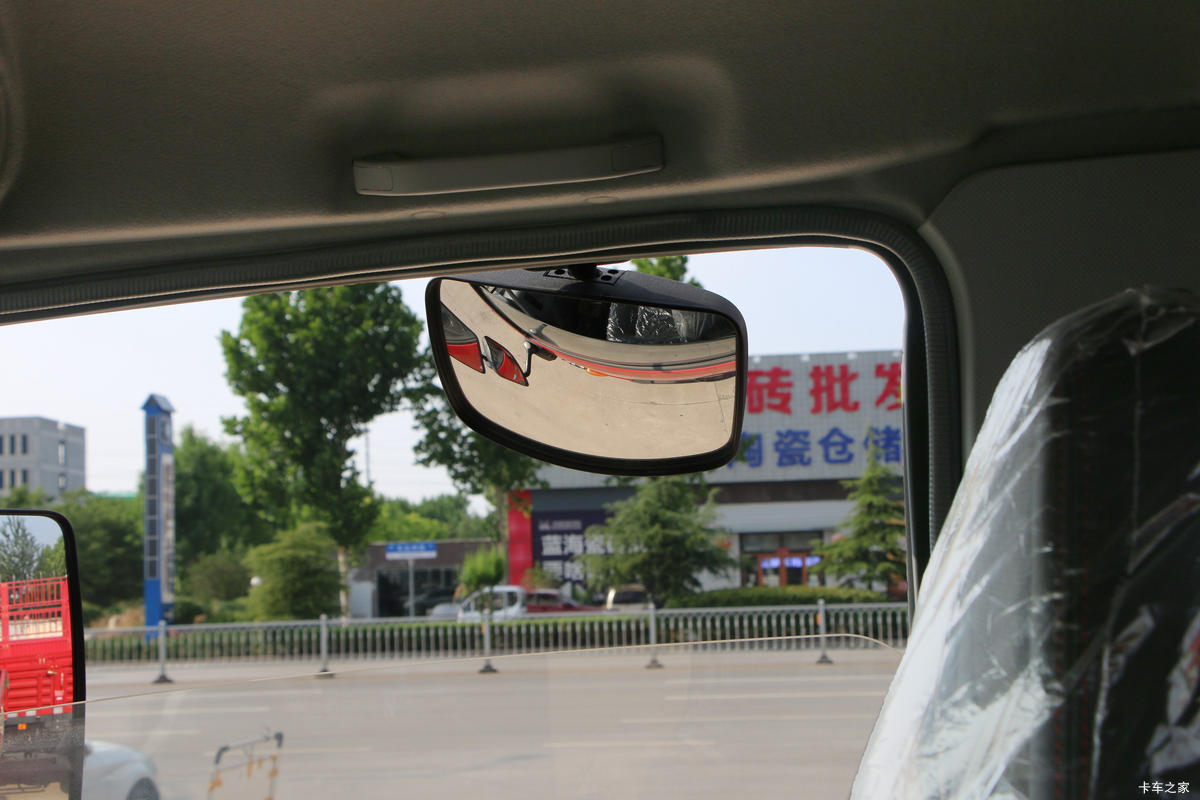 ���� ����˹V8 170���� 5.48���Ű������ػ���(����)(HFC1140P61K1D7S)��ʻ��                                               