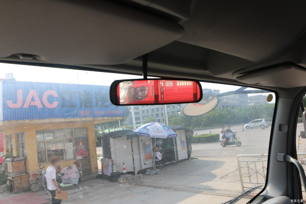 ���� ����˹V8 170���� 5.48���Ű������ػ���(����)(HFC1140P61K1D7S)��ʻ��                                               