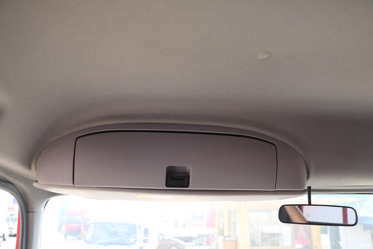 ���� ����˹V8 170���� 5.48���Ű������ػ���(����)(HFC1140P61K1D7S)��ʻ��                                               