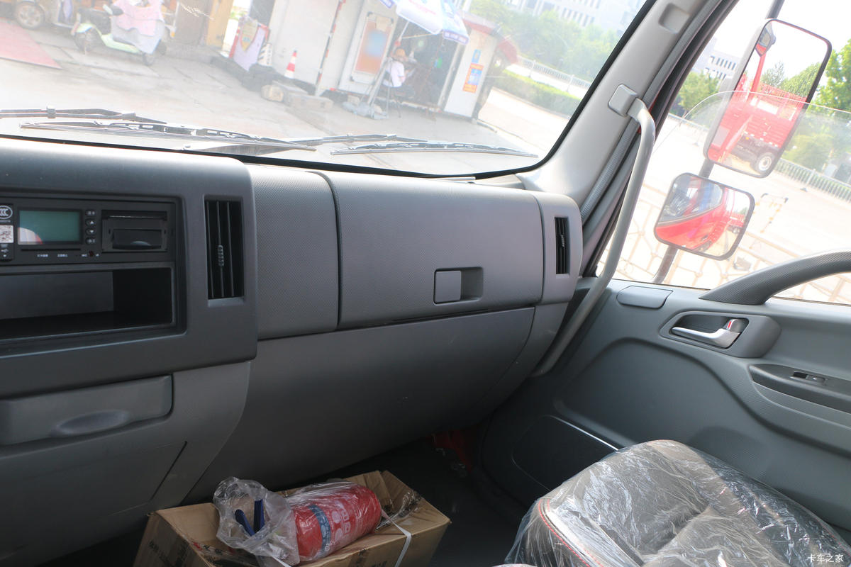 ���� ����˹V8 170���� 5.48���Ű������ػ���(����)(HFC1140P61K1D7S)��ʻ��                                               