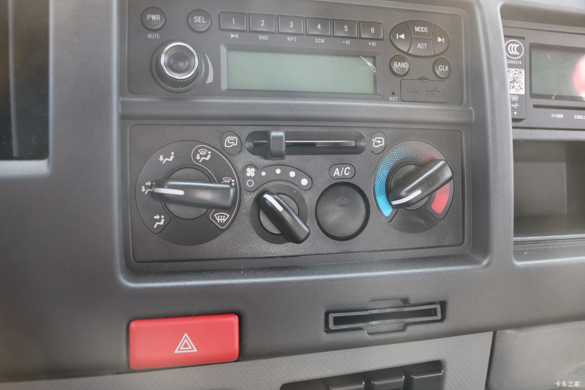 ���� ����˹V8 170���� 5.48���Ű������ػ���(����)(HFC1140P61K1D7S)��ʻ��                                               