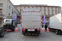 福田 欧马可S3系 高效山区版 156马力 4.17米单排仓栅式轻卡(国六)(BJ5128CCYGJFA-AB1)