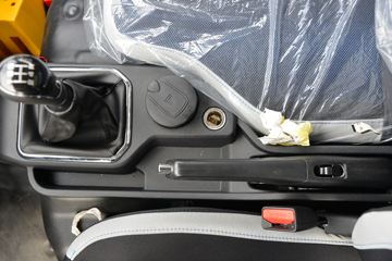 ���� ŷ����X 122���� 3.7�׵�����ʽ�Ῠ(����)(BJ5044XXY-FM)ͼƬ