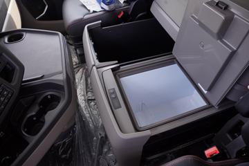 ˹������ Sϵ�� 650���� 6X2 AMT�Զ���ǣ����(�ͺ�S 650 6x2)ͼƬ