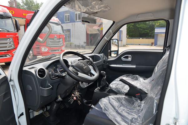 购T5(原途逸)载货车 享高达0.2万优惠
